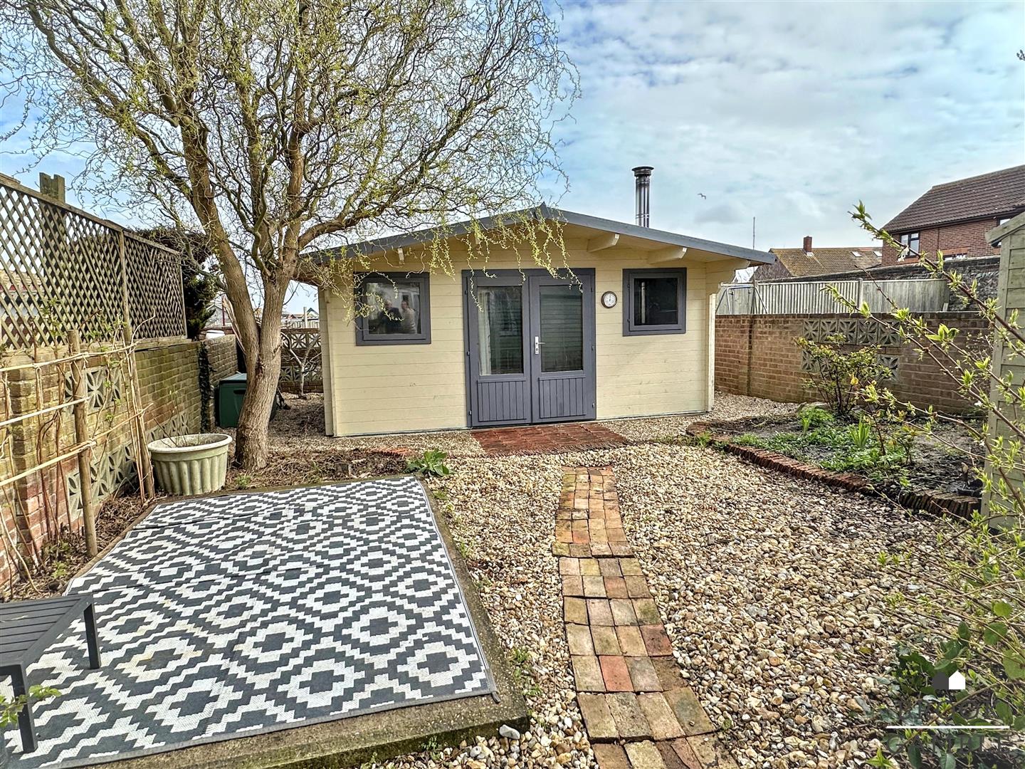 4 Bedroom House. Langney Rise in Eastbourne,  18